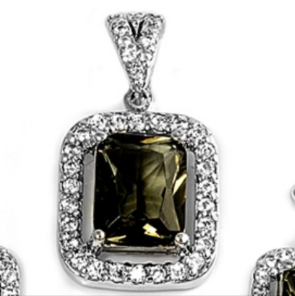 *SOLD* Sterling Silver & Topaz Earring & Pendant Set - Picture 2 of 2